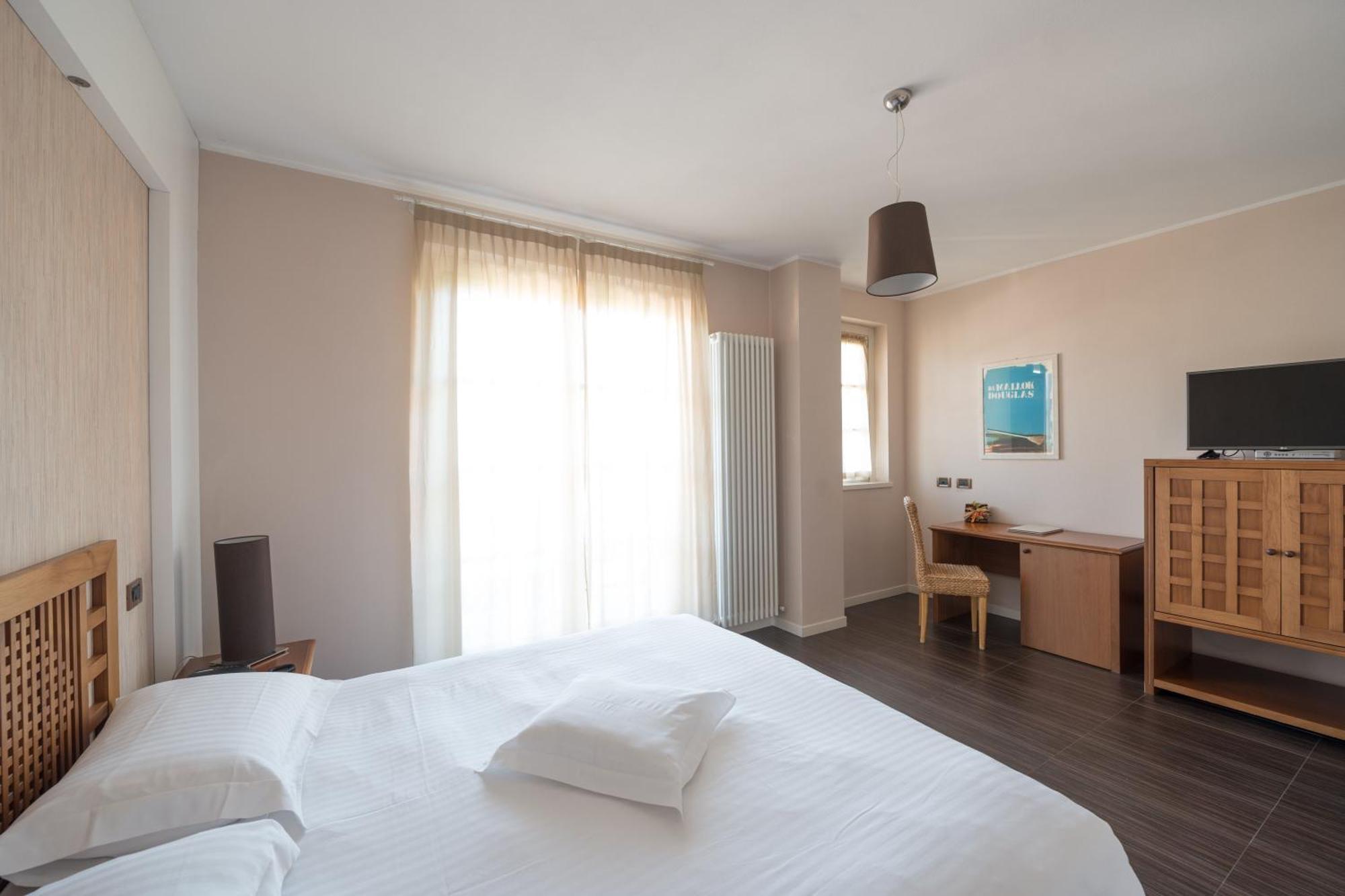 T'Ami Hotel Resort Spa Selvino Ruang foto